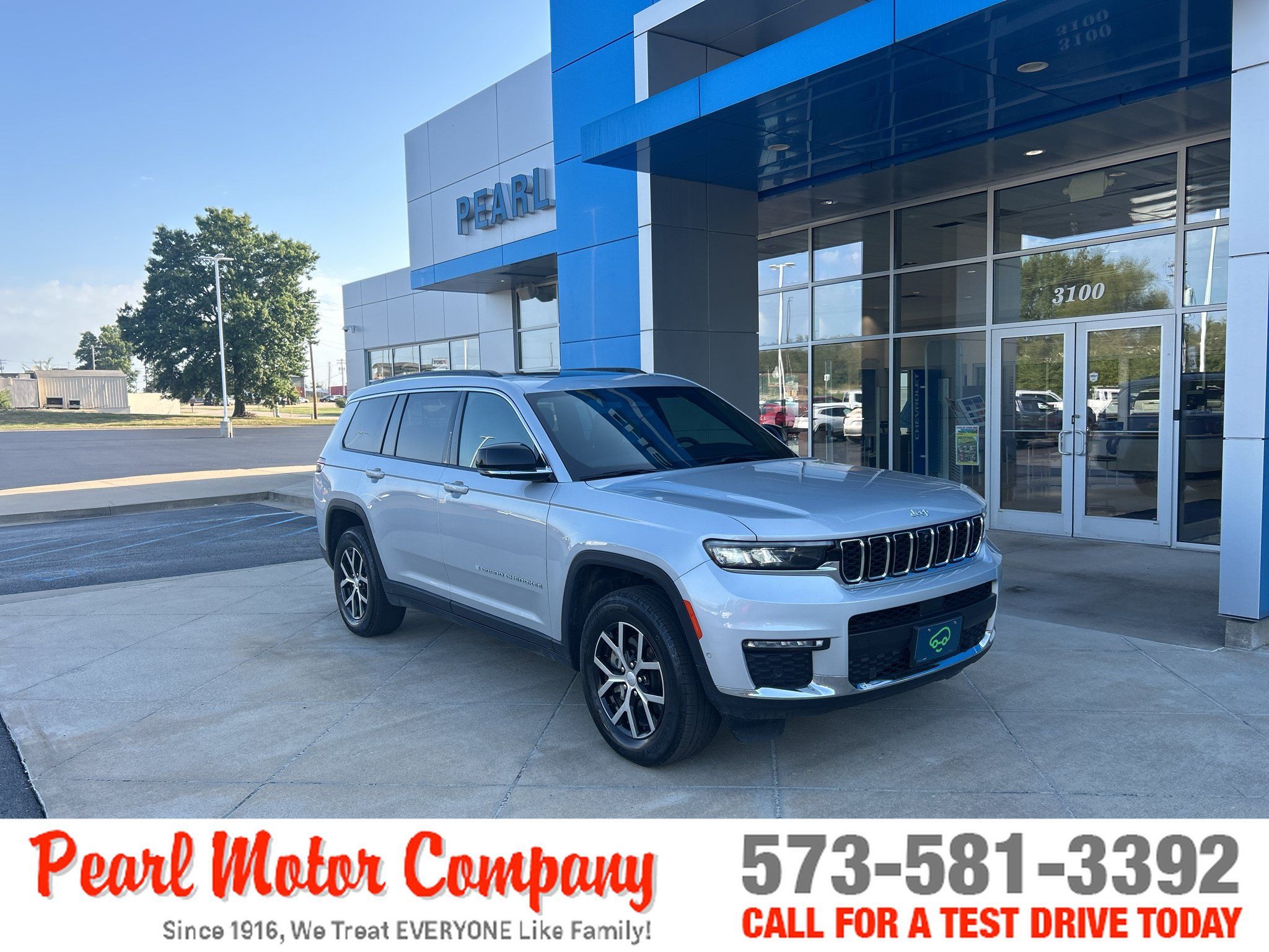 Used 2024 Jeep Grand Cherokee L Limited w/ Luxury Tech Group II AWD/4WD image 1