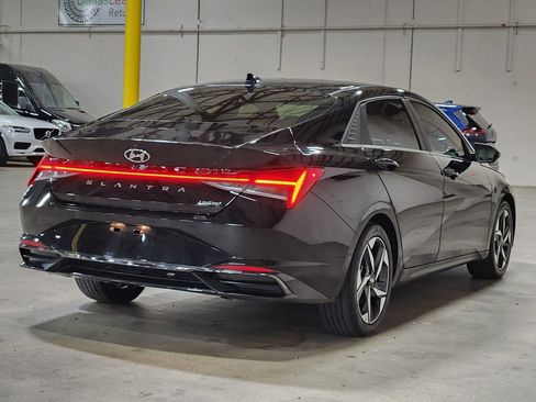 Used 2023 Hyundai Elantra Limited w/ Cargo Package image 8