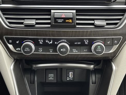 Certified 2019 Honda Accord Touring image 27