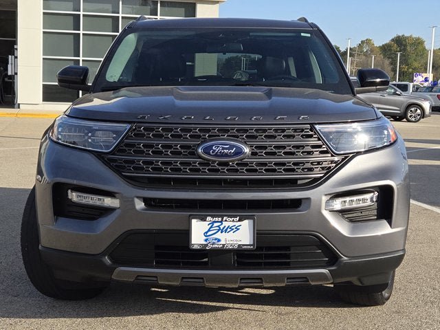 Used 2022 Ford Explorer XLT w/ Equipment Group 202A AWD/4WD image 2