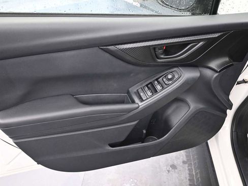 Used 2021 Subaru Crosstrek 2.0i image 11