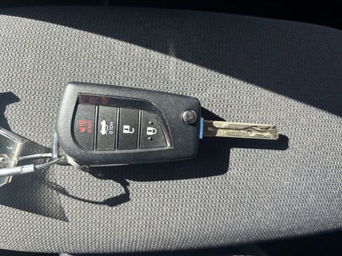 Used 2025 Toyota Corolla LE image 23