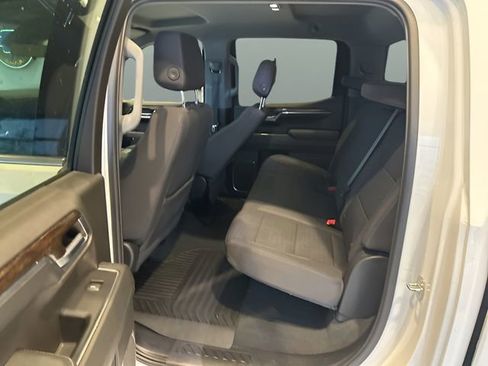 Used 2024 GMC Sierra 1500 SLE image 14