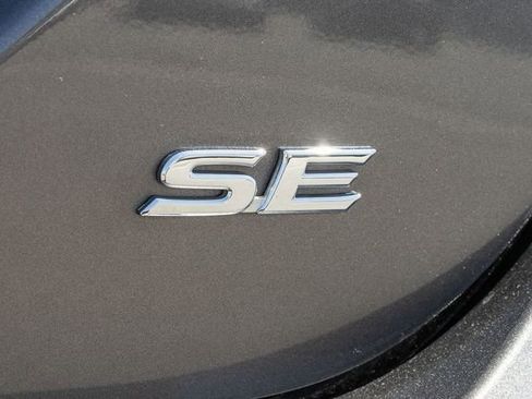 Used 2020 Toyota Camry SE FWD image 6