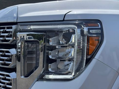 Used 2022 GMC Sierra 2500 Denali w/ Denali Ultimate Package AWD/4WD image 14