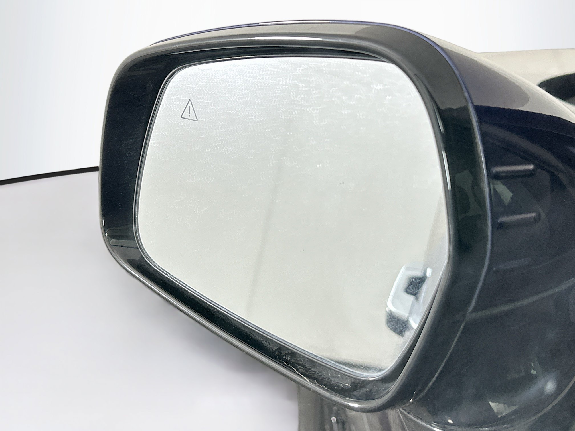 Used 2025 Kia Carnival FWD image 16