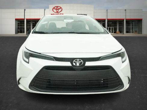 New 2026 Toyota Corolla LE image 2