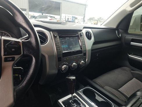 Used 2017 Toyota Tundra SR5 w/ SR5 Upgrade Package image 13