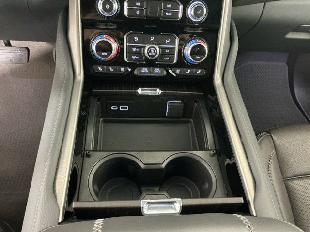 Used 2022 GMC Yukon Denali AWD/4WD image 19