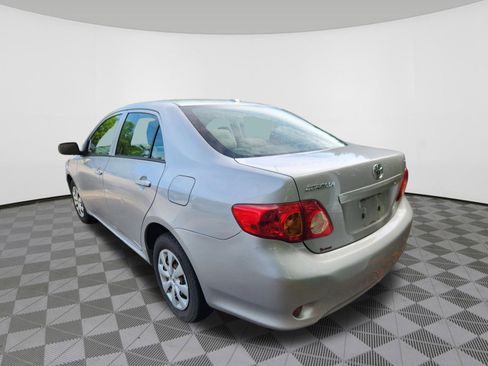 Used 2009 Toyota Corolla LE FWD image 3