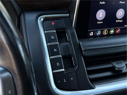 Used 2021 Chevrolet Tahoe Z71 w/ Z71 Signature Package image 16