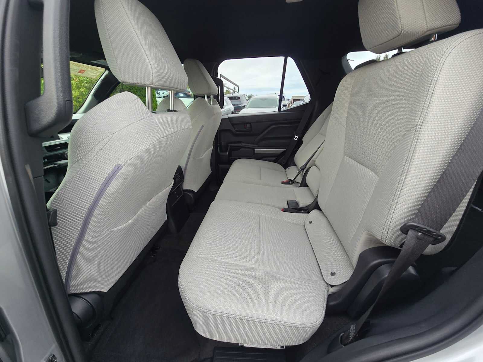 Certified 2025 Toyota 4Runner SR5 AWD/4WD image 16