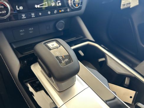 New 2026 Mitsubishi Outlander SE image 8