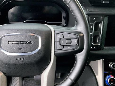Used 2023 GMC Yukon Denali AWD/4WD image 24