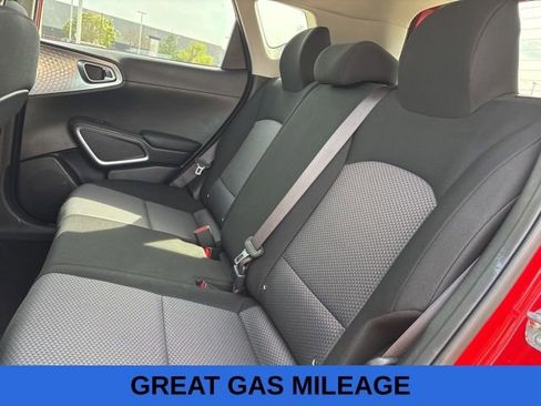 Used 2025 Kia Soul LX w/ LX Technology Package FWD image 12