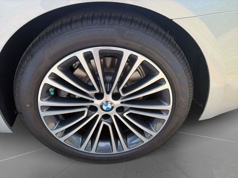 Used 2019 BMW 530i w/ Convenience Package RWD image 13