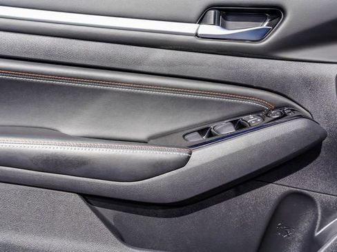 Used 2023 Nissan Altima 2.5 SR w/ SR Premium Package image 21