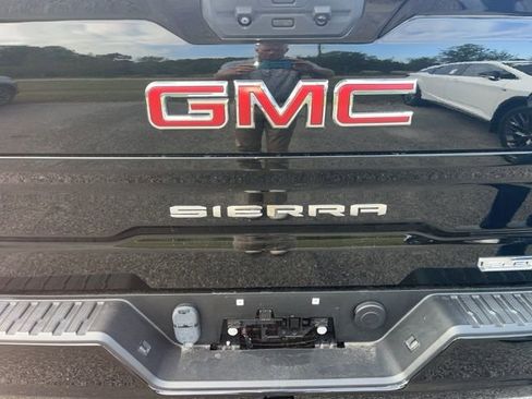 Used 2022 GMC Sierra 1500 Elevation image 11