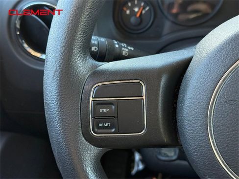 Used 2016 Jeep Patriot Sport image 23