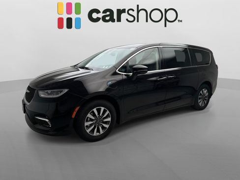 Used 2024 Chrysler Pacifica Limited FWD image 1