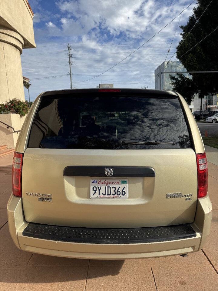 Used 2010 Dodge Grand Caravan SE w/ Climate Group FWD image 8