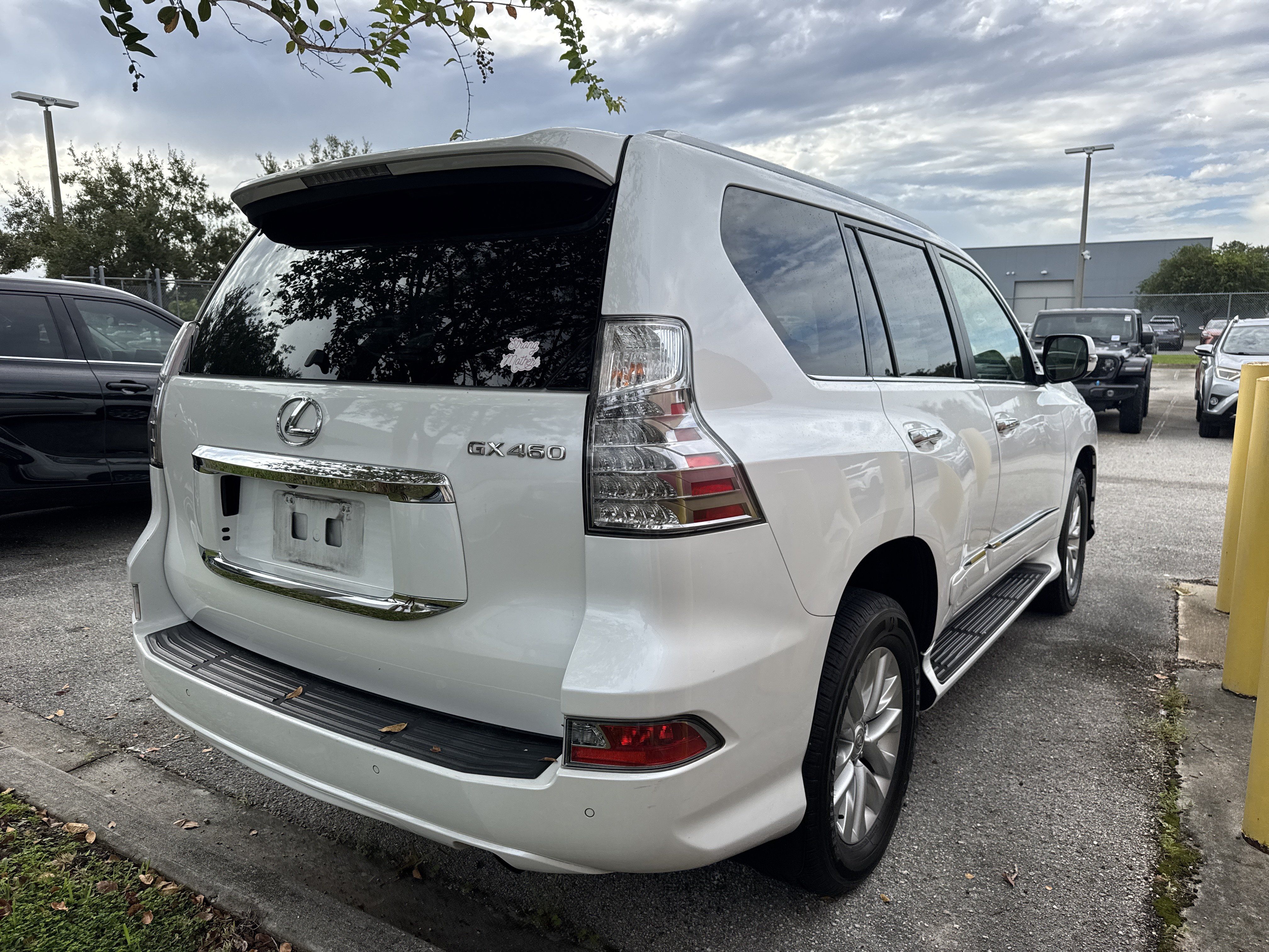 Used 2014 Lexus GX 460 w/ Premium Package AWD/4WD image 2