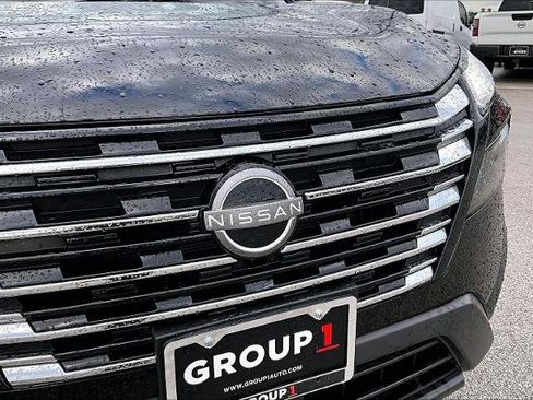 Certified 2025 Nissan Rogue SV image 30