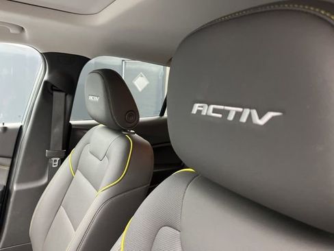 Used 2024 Chevrolet Trax ACTIV w/ Sunroof Package image 9