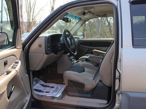 Used 2002 Chevrolet Avalanche 4x4 w/ Off-Road Suspension Pkg image 10