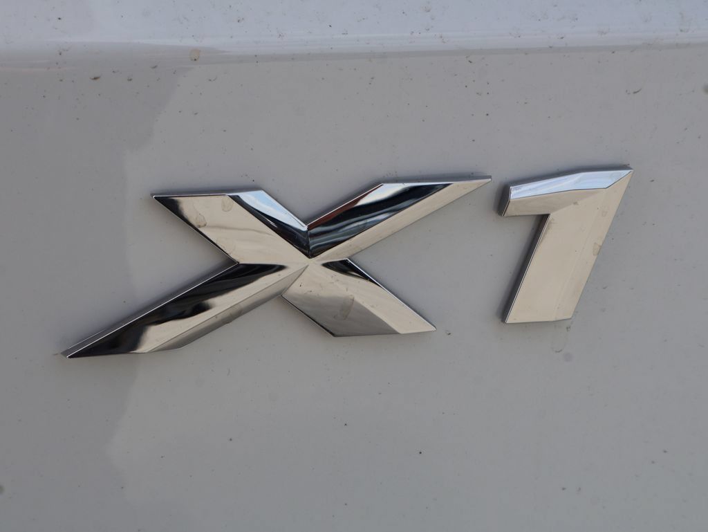 Used 2025 BMW X1 xDrive28i w/ Technology Package AWD/4WD image 39