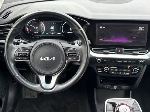 Used 2022 Kia Niro EX Premium image 16