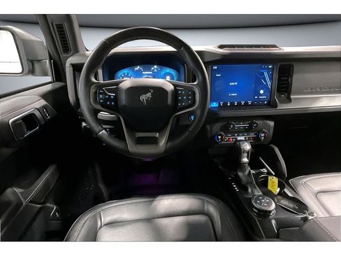Used 2025 Ford Bronco Badlands image 6