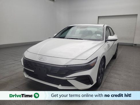 Used 2025 Hyundai Elantra SEL FWD image 1