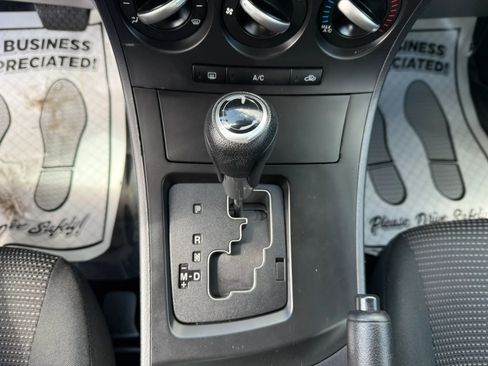 Used 2013 MAZDA MAZDA3 i Sport FWD image 21