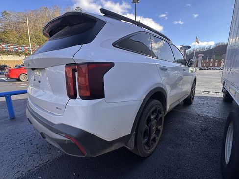 Used 2024 Kia Sorento SX image 6