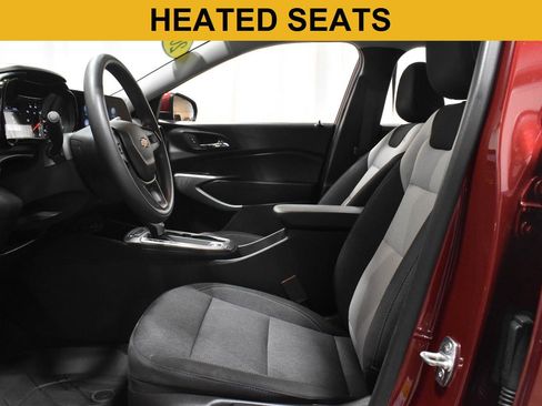Used 2024 Chevrolet Trax LS w/ LS Convenience Package FWD image 4