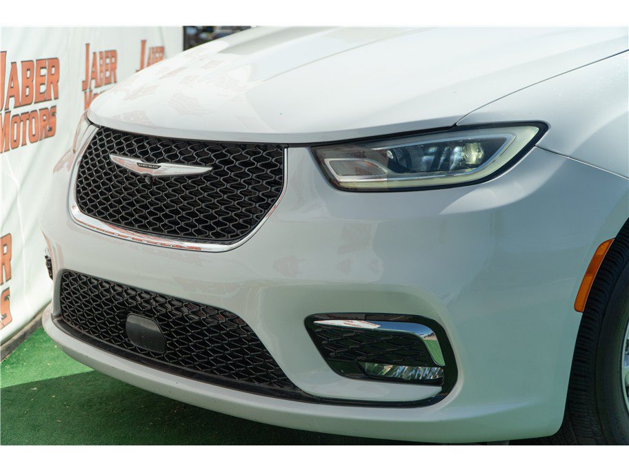 Used 2023 Chrysler Pacifica Touring-L FWD image 28