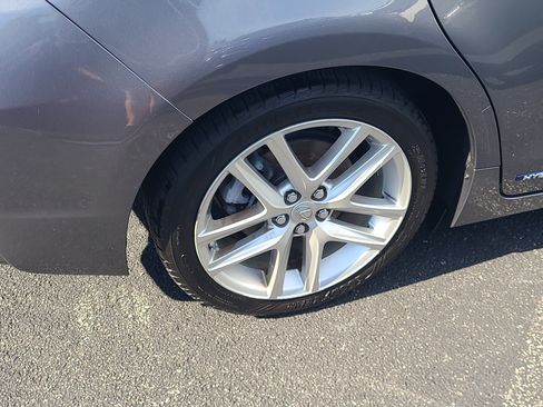 Used 2017 Lexus CT 200h w/ Seat Comfort Package FWD image 7
