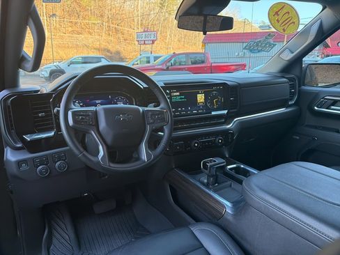 Used 2024 Chevrolet Silverado 1500 LT Trail Boss w/ LT Trail Boss Premium Package image 20