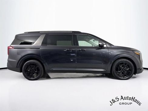 Used 2025 Kia Carnival SX w/ SX Dark Edition Package FWD image 8
