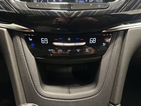 Used 2025 Cadillac XT6 Premium Luxury w/ Technology Package image 29