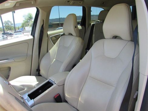 Used 2012 Volvo XC60 3.2 FWD image 11