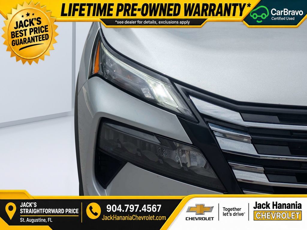 Used 2024 Nissan Rogue SV FWD image 9