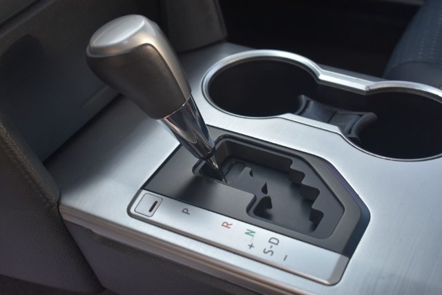 Used 2014 Toyota Camry SE FWD image 21