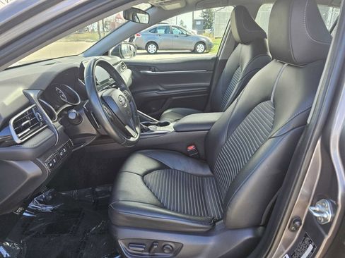 Used 2023 Toyota Camry SE image 9