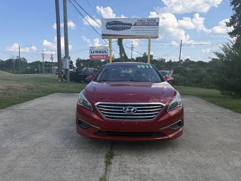 Used 2017 Hyundai Sonata SE FWD image 3