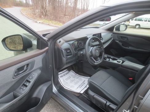 Used 2021 Nissan Rogue S image 7