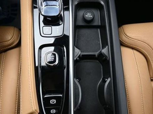 Used 2023 Volvo XC90 B6 Ultimate AWD/4WD image 12