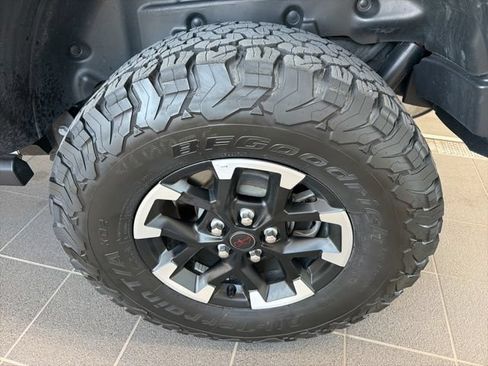 Used 2025 Jeep Wrangler Unlimited Rubicon AWD/4WD image 6