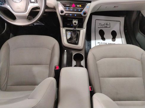 Used 2017 Hyundai Elantra SE image 22